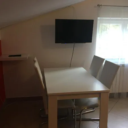 Christine Apartament *