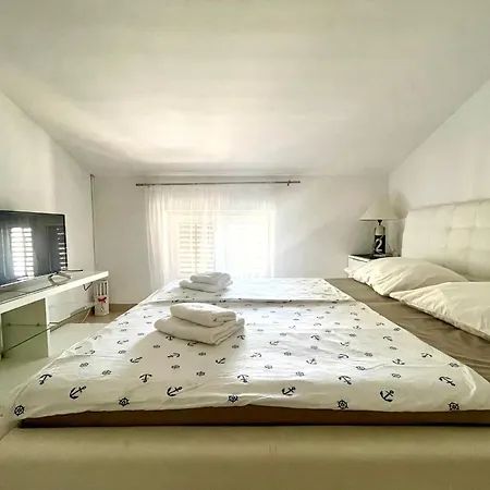 Christine By Partner Tourist Agency Apartment